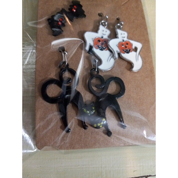 Halloween Earrings Set of 3 Bats Ghosts Black Cats - Picture 4 of 5